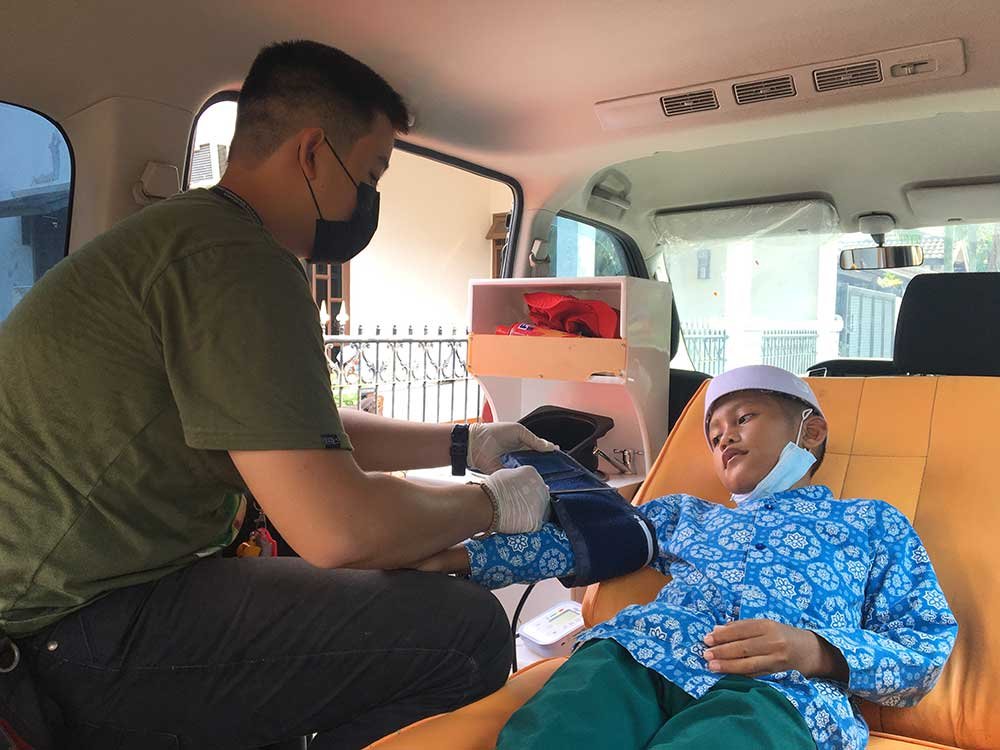 Cek Kesehatan dan Pengobatan Yatim
